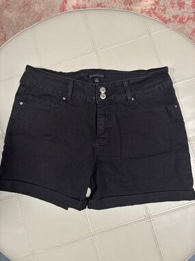 Signature Studio Black Cuffed Jean Shorts